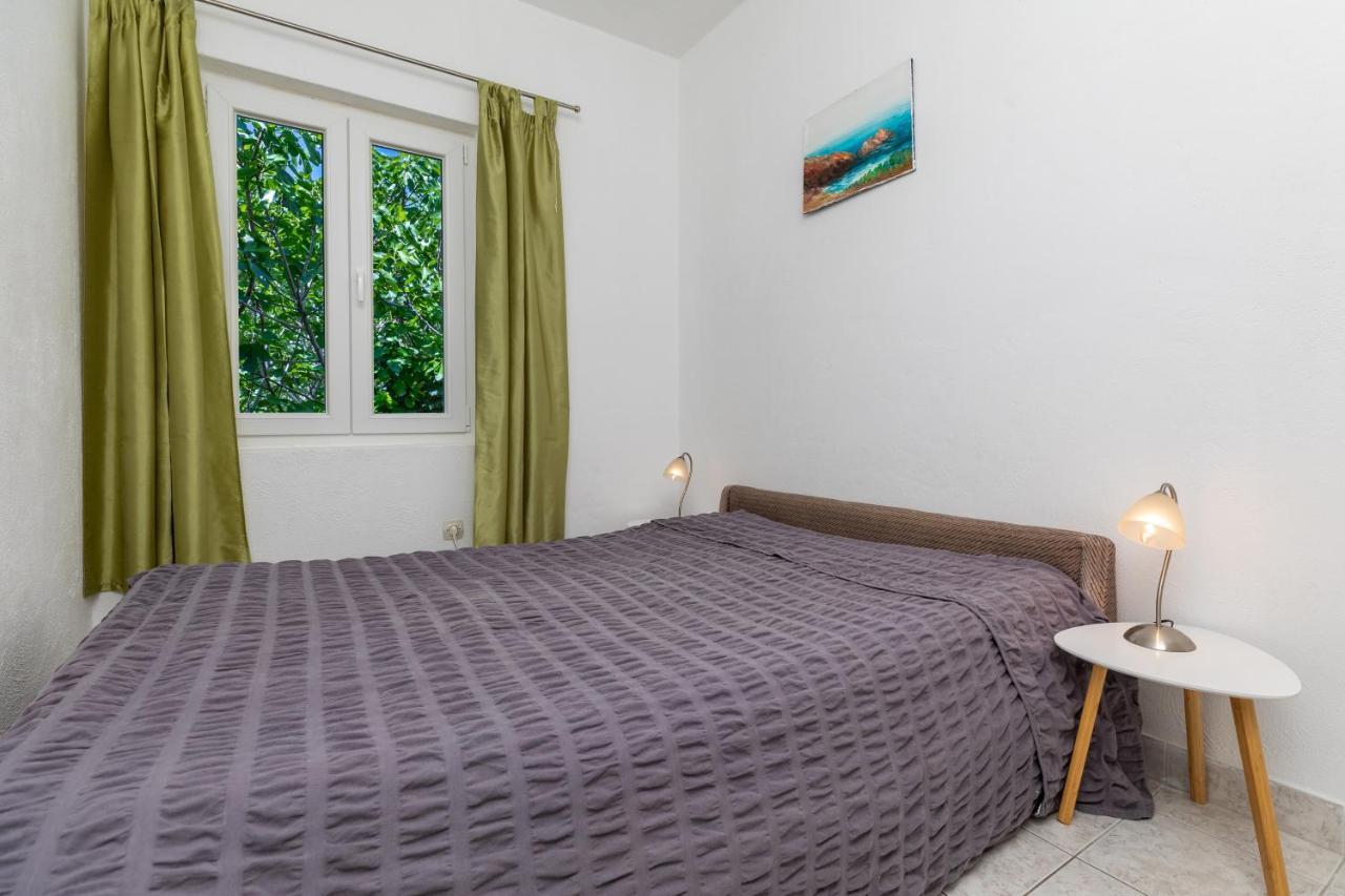 Apartments By The Sea Lokva Rogoznica, Omis - 18638 מראה חיצוני תמונה
