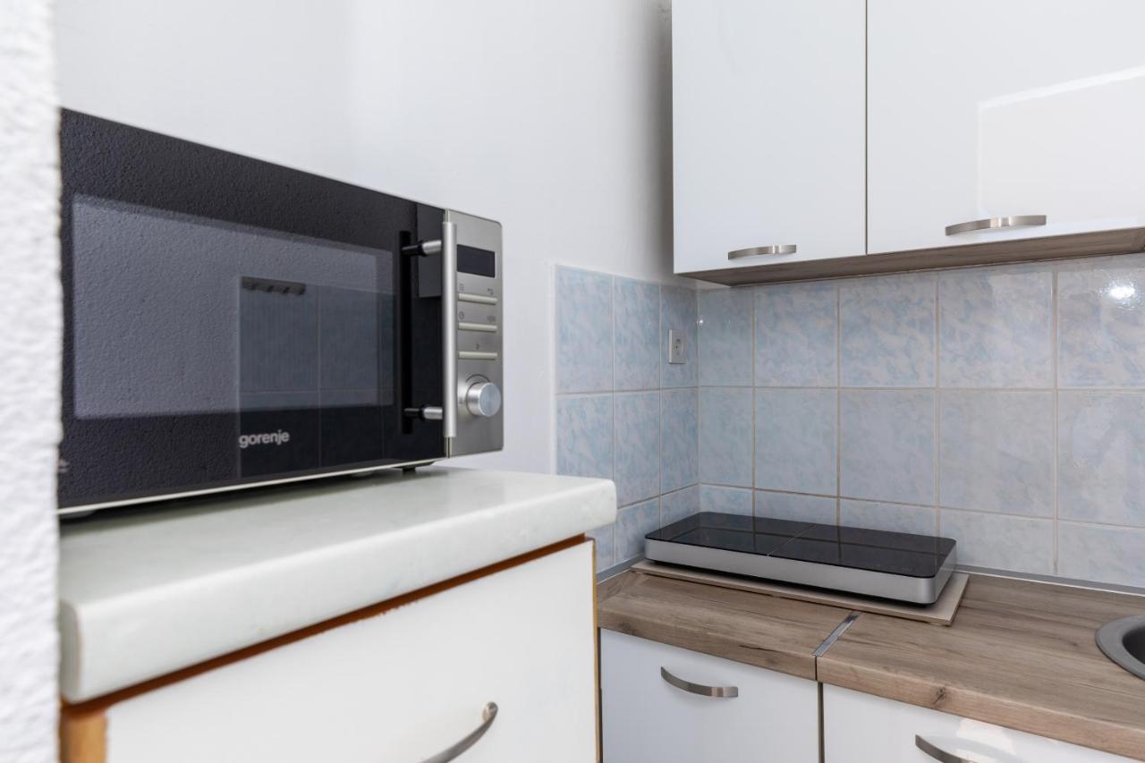 Apartments By The Sea Lokva Rogoznica, Omis - 18638 מראה חיצוני תמונה