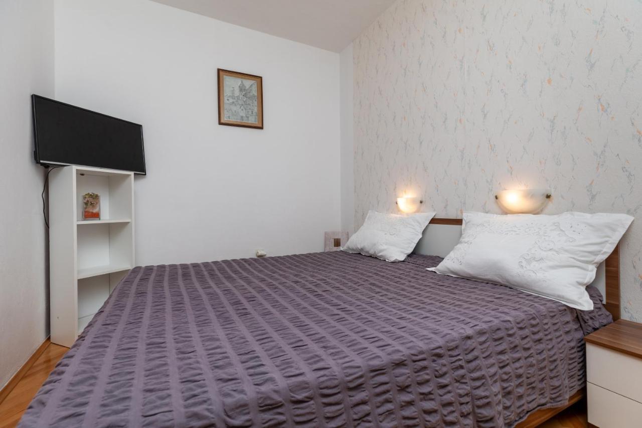 Apartments By The Sea Lokva Rogoznica, Omis - 18638 מראה חיצוני תמונה