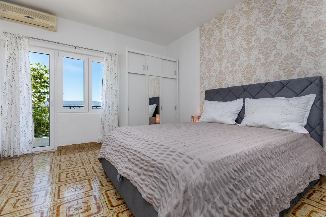 Apartments By The Sea Lokva Rogoznica, Omis - 18638 מראה חיצוני תמונה