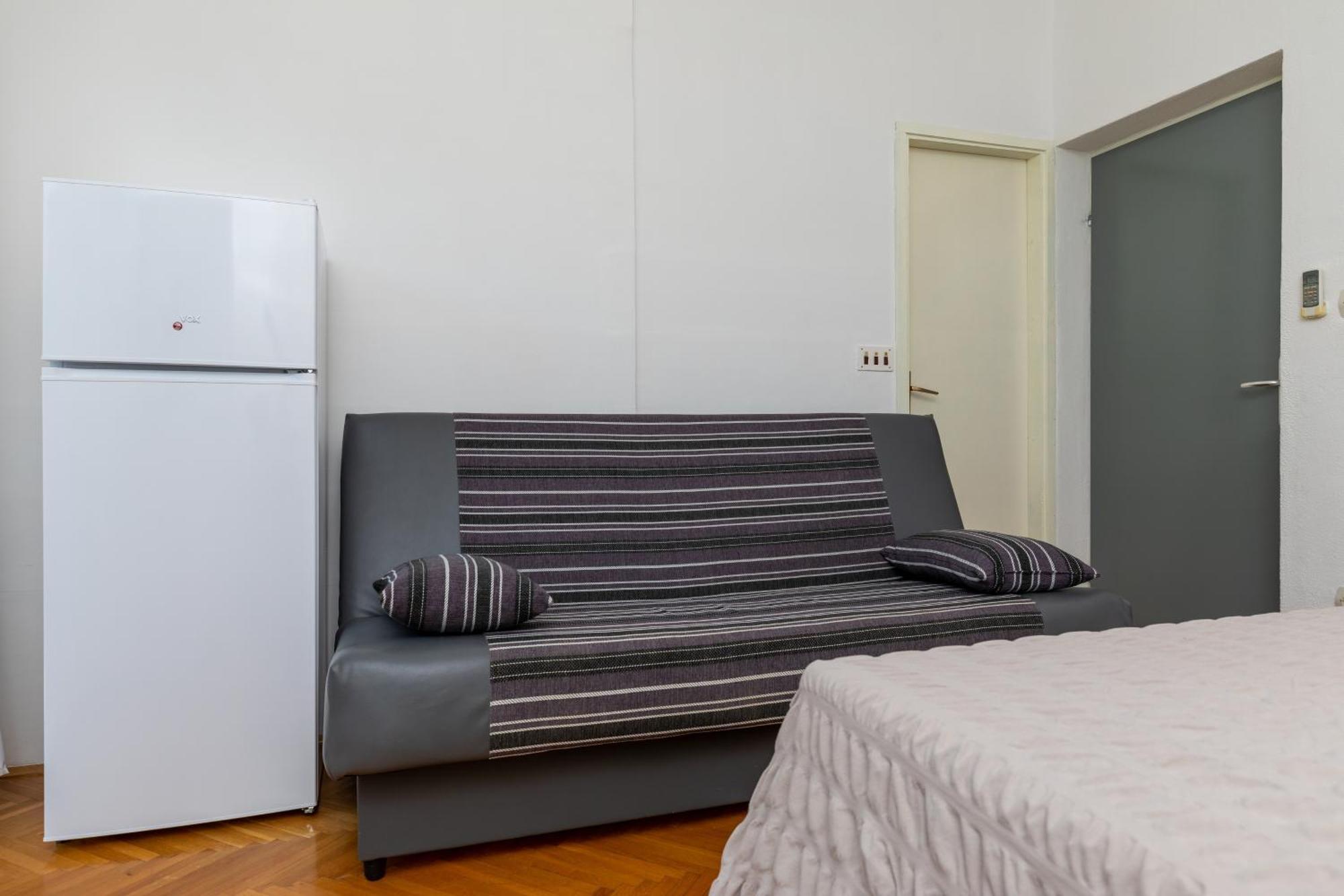 Apartments By The Sea Lokva Rogoznica, Omis - 18638 חדר תמונה